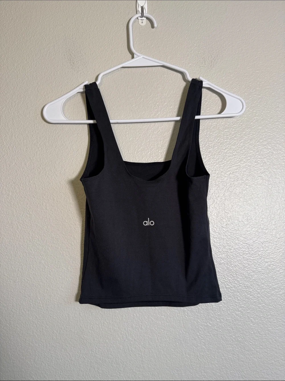 ALO Yoga Softsculpt Precision Tank in Black - S